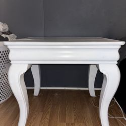 Bedside Table/Coffee Table 