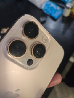 I phone 16 pro white titanium