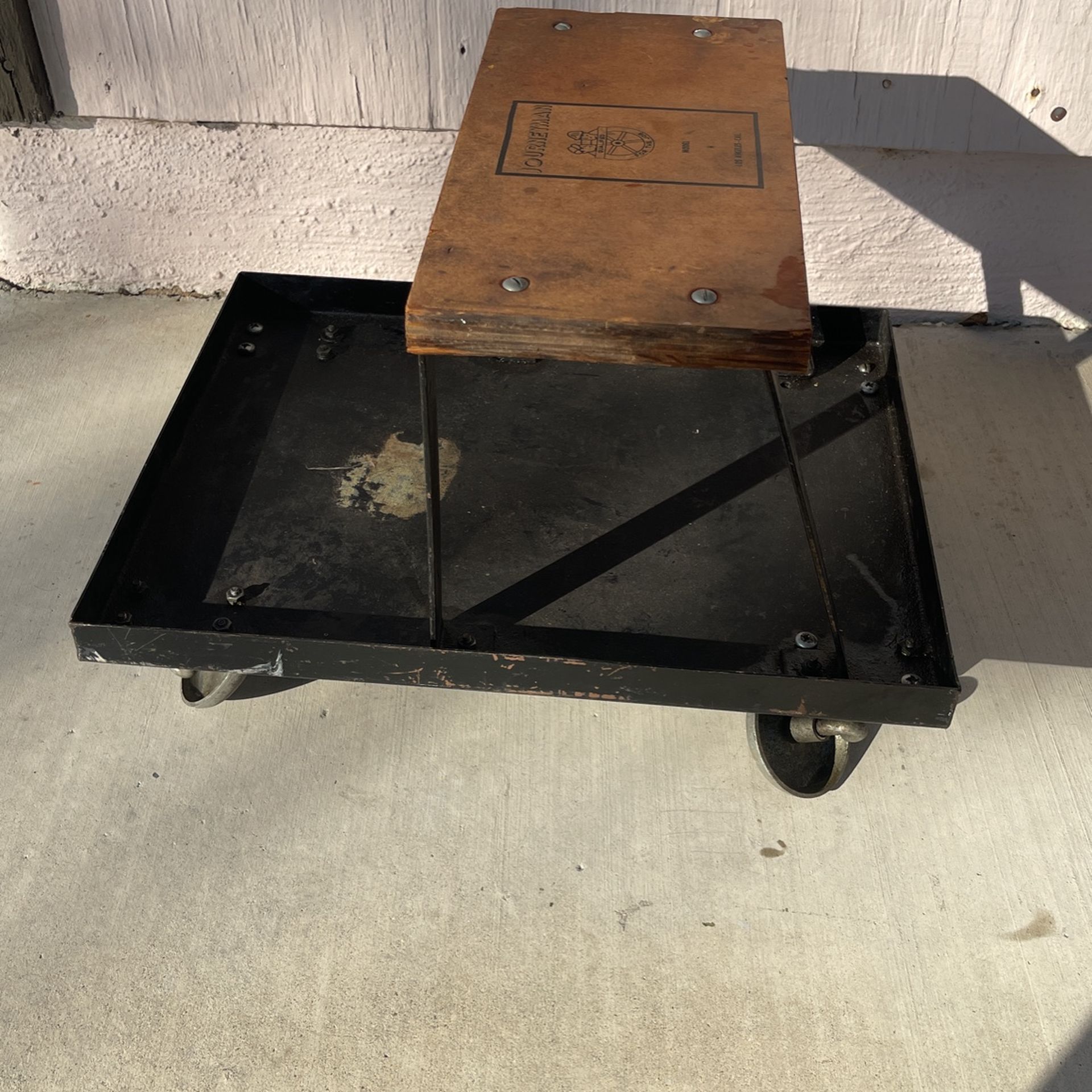 Journeyman Model H Sitting Stool
