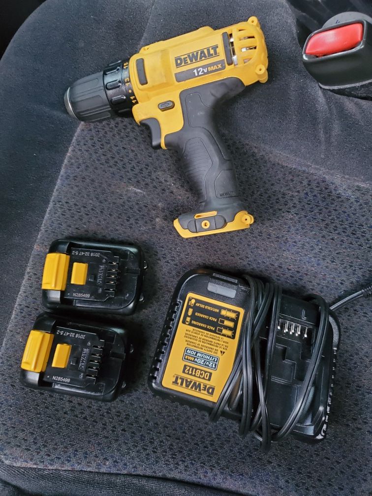 Dewalt 12v max drill set