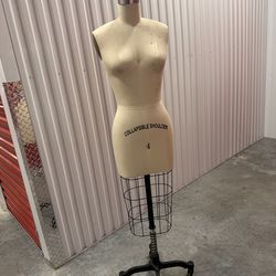 Fashion Mannequin size4   $250 OBO