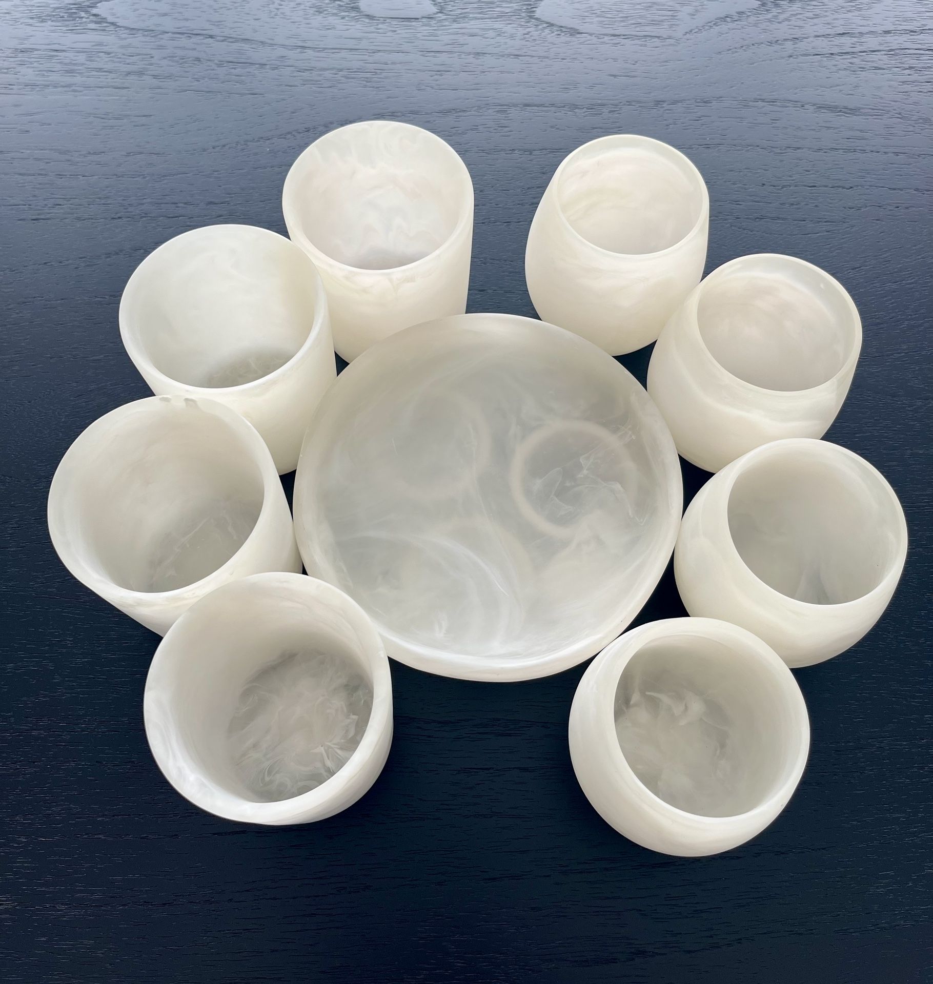 Resin Hosting Set, Includes 4 Resin Stemless Wine Glasses, 4 Resin DOF Glasses, and a Resin Tray, NEW