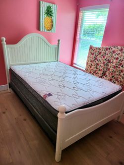 NEW FULL PILLOW TOP MATTRESS WITH BOX SPRING