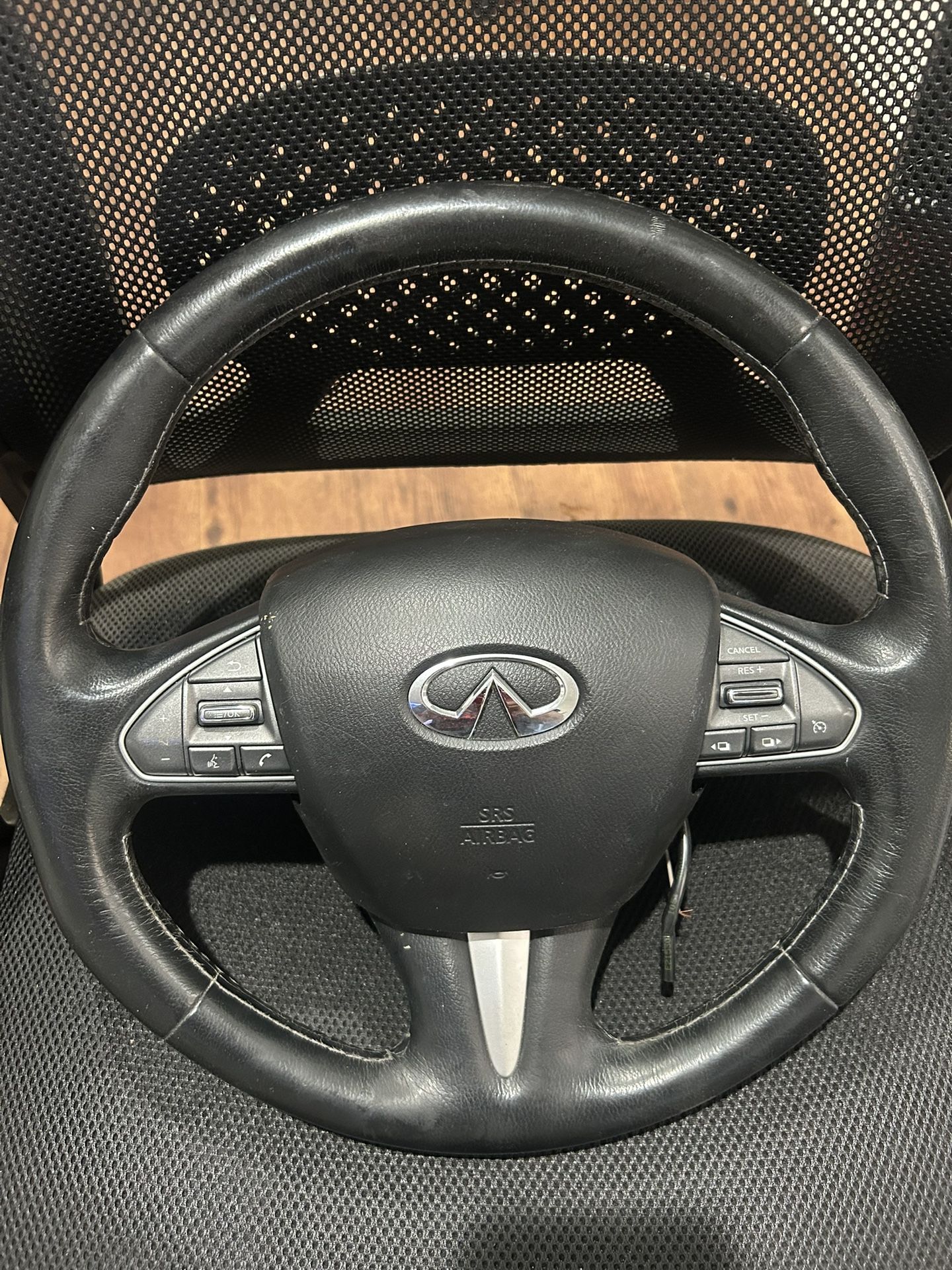 2014/2024 Infiniti Q50 Steering Wheel Airbag