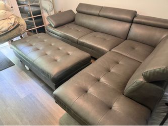 Sectional couch