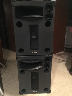 Toa - 38SD Professional Speakers.