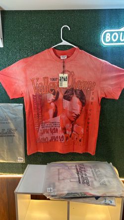 Valley tee in a large(fit like medium)