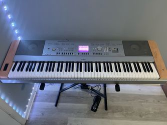 Yamaha DGX-640 88-Key Portable Grand Digital Piano