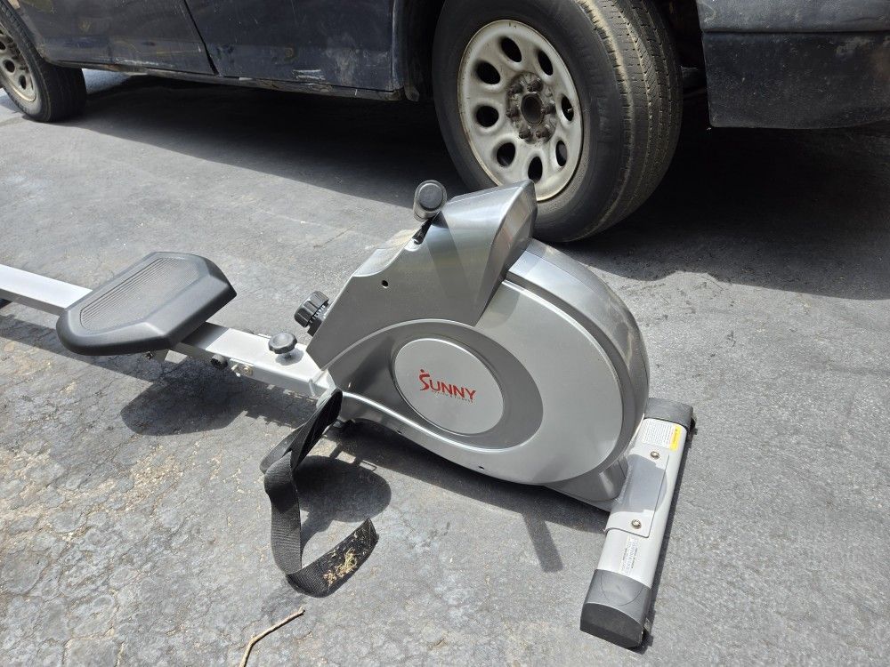Magnetic Rowing Machine