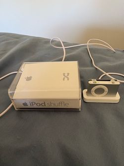 2g Apple iPod Shuffle with Dock and Box
