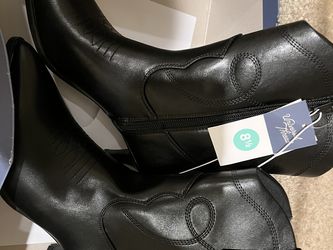 In San Marcos - new ladies western style boots, size 8.5