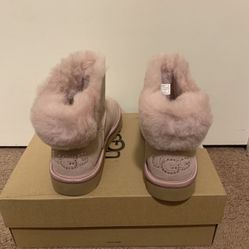 100% Authentic Brand New in Box UGG Classic Mini Swarovski Crystal Boots / Color Pink / Women size 6 / Color: Pink Crystal