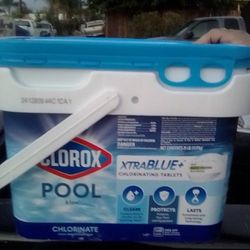 Buckets Clorox Extra Blue Chlorinating Pool Tablets 