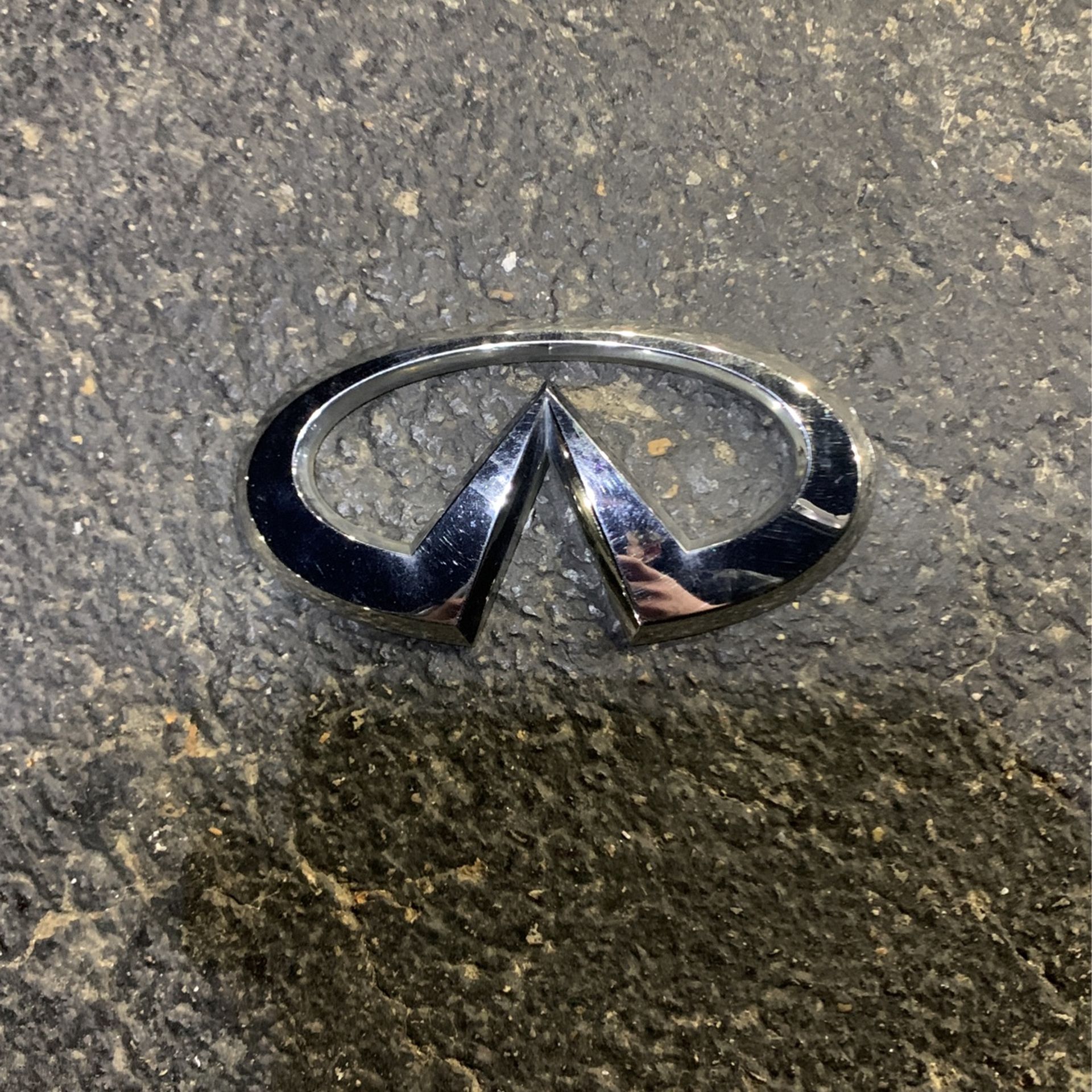 Infiniti Emblem