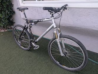 Rocky Mountain Instinct Full Suspension MTB - Ready to Ride - Size L