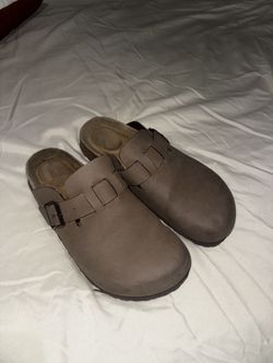 Cushionaire Leather Clogs 