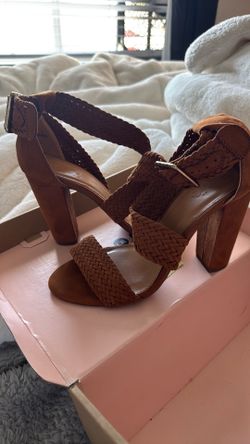 Mustard heels