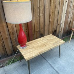 Mid-century modern coffee table 36x17x17 solid oak butcher block with vintage tapered legs   $100  Pickup in highland park, 90042