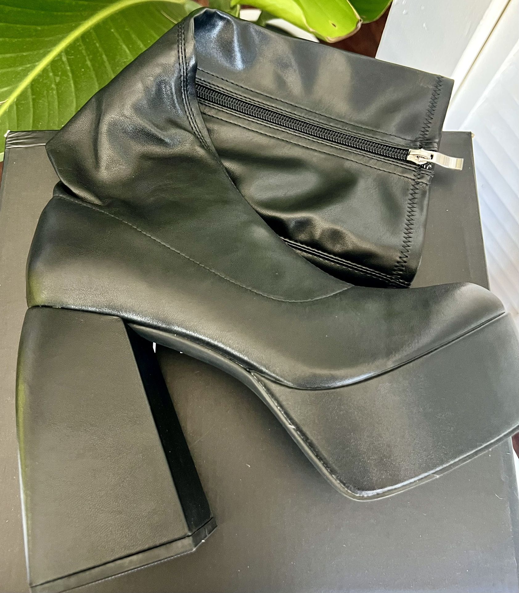 Black Platform Booties -FashionNova 