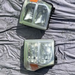 2011–2016 Ford F-250 Stock Headlights (King Ranch)