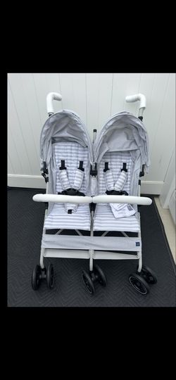 Stroller/ BabyGap Classic side by side double stroller/ BabyGap/ double stroller/ new