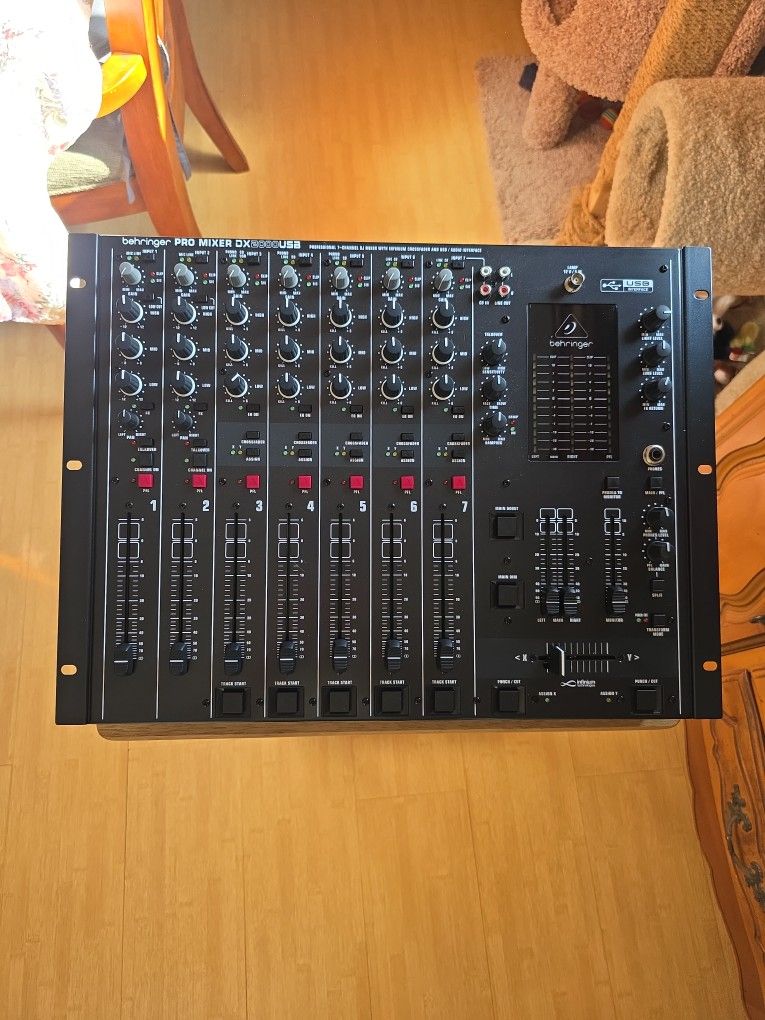 Behringer Dx 2000 USB 6 Channel Mixer