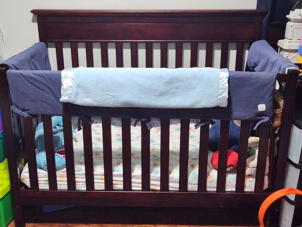 Baby CRIB & Matching Changing Table