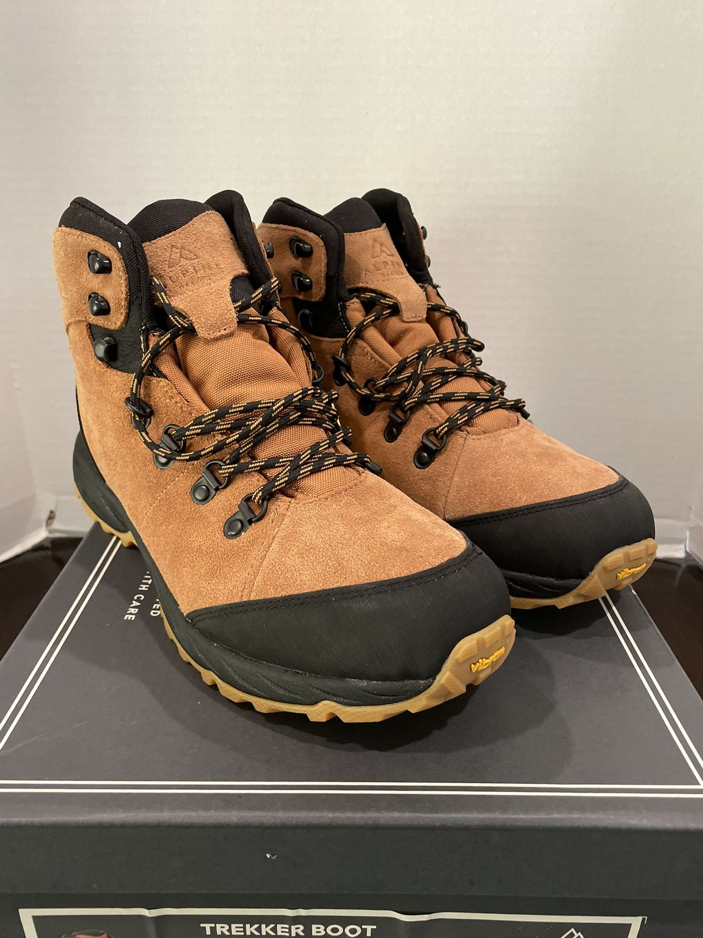 Mens Trekker Boot Leather Upper Waterproof Comforter Foam Insoles Size 12 Retails $100 Asking $60