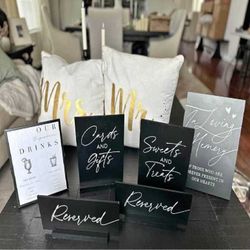 early writer Dress Up Your Ceremony with Classy Wedding Accessories!