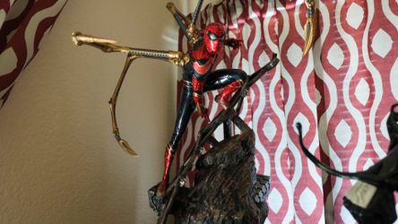 Iron studios iron spider man 1/4, not sideshow