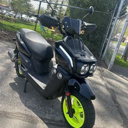 2024 200cc Moped 