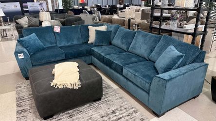 Olivia 🎉 brand new/ modern/luxury 🌼 Living Room Sectional with Chaise