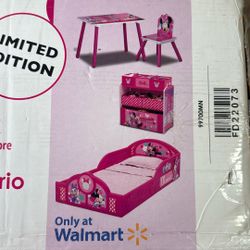 Minnie Mouse bed and accessories