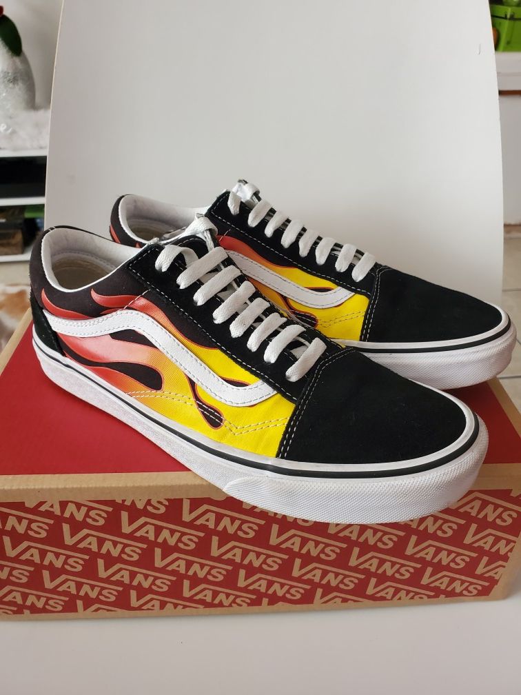 VANS OLL SKOOL Shoes flame size men 9 women 10.5 used (only pick up in Hollywood )