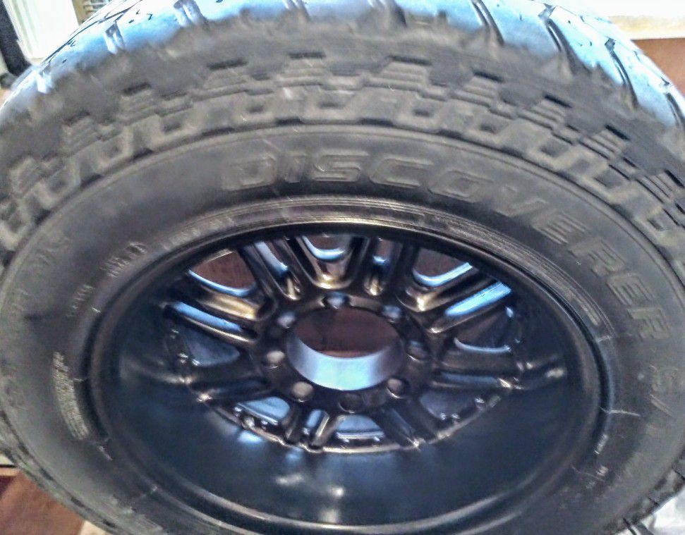 (4 rims 8 LUG) DIP Wicked 18in . get tonight 120 there in my truck don't feel like messing with them after no show last night