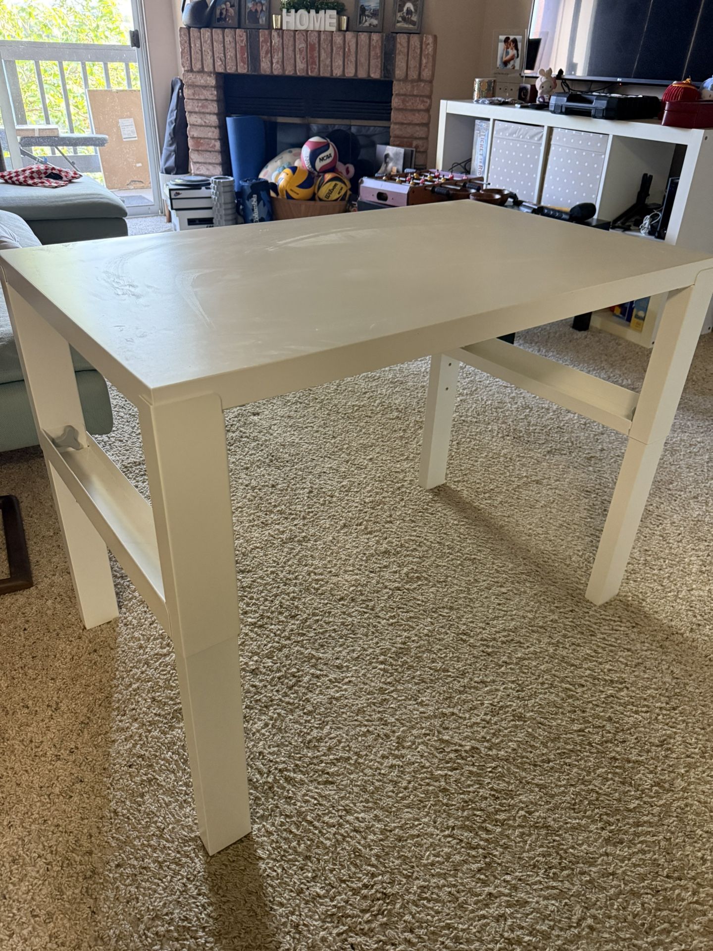 White Table / Desk