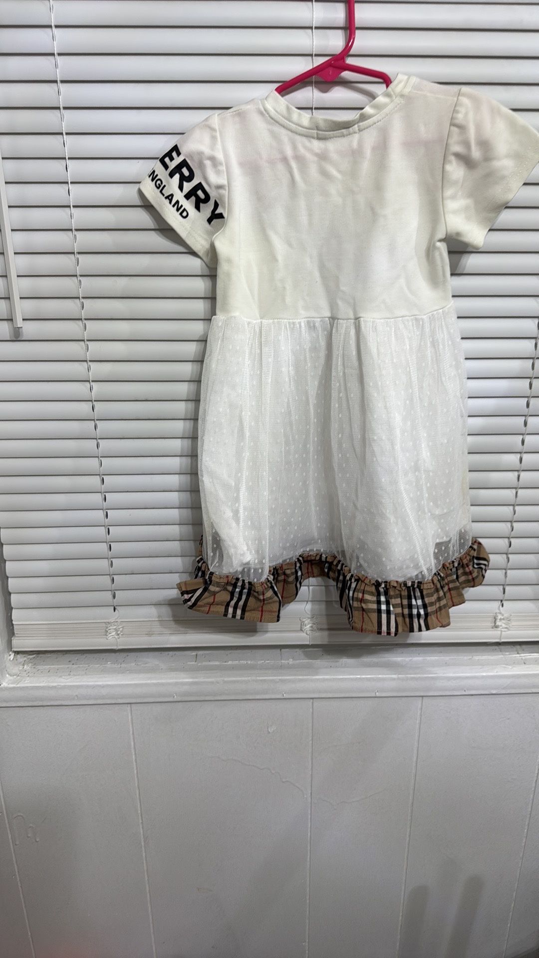 Burberry White Cream Casual Sundress with Ruffled Accents