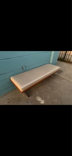 Bench bernhartd