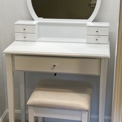 Small Makeup Vanity With chair 