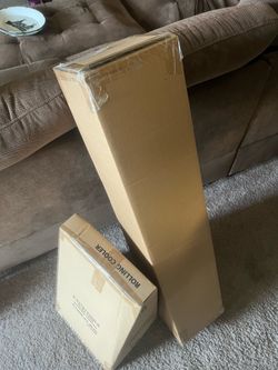 Brand New Camo Camp chair and Rolling Cooler