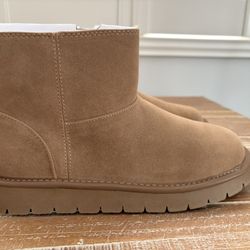 Target Universal Thread Boots