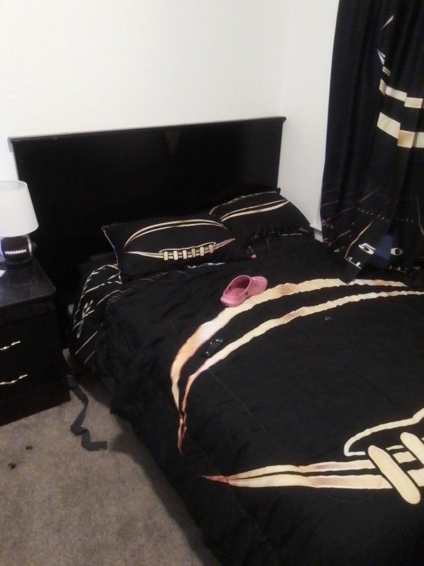 Complete Full Size Bedroom Set Mattress Included