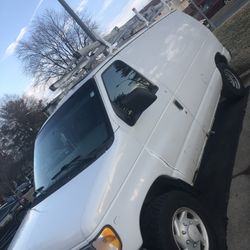 2002 Ford E-350 Super Duty 