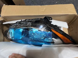  left/front (driver-side) halogen headlight assembly for a 2011–2013 Hyundai Elantra.