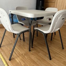 Lifetime Table With 4 Chairs 