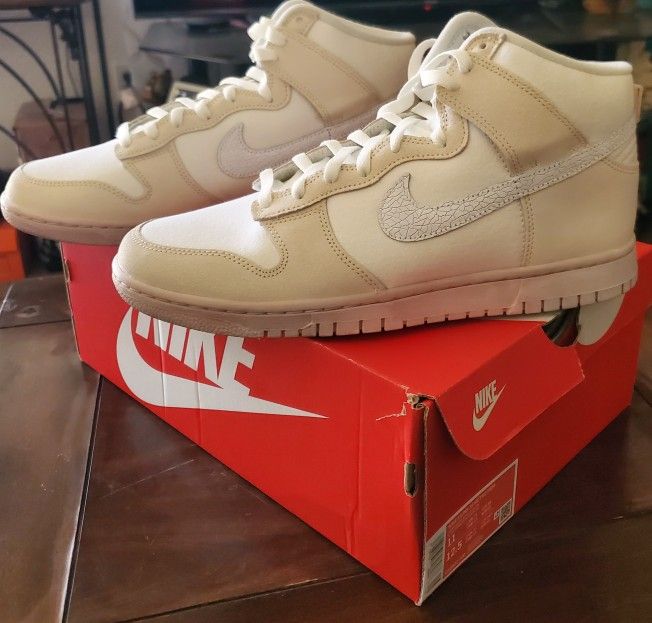 NIKE DUNK HI RETRO PRM NEW! SUMMIT WHITE/WHITE PHANTOM SIZE 11 MENS 12.5 WMNS