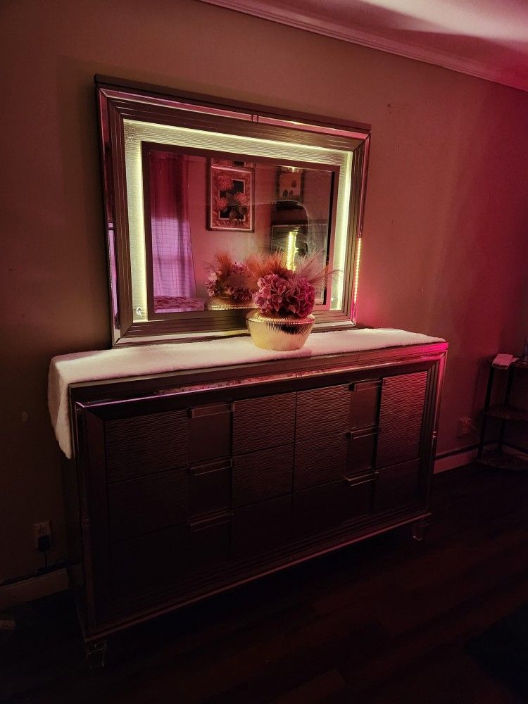 Queen Gray Bedroom Set