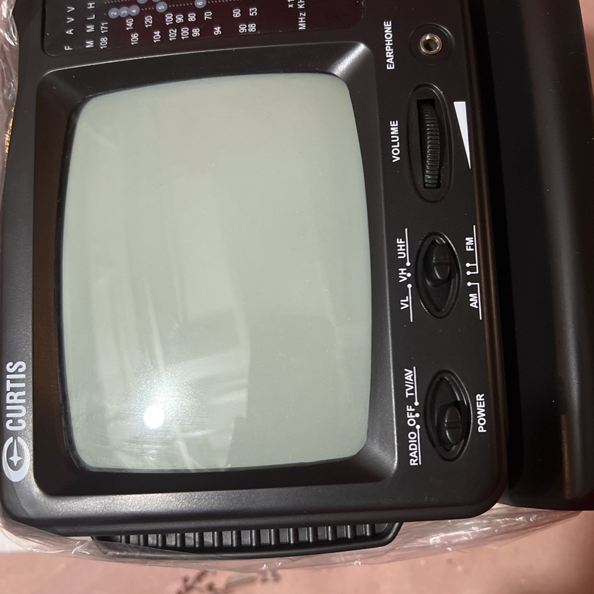 Vintage Curtis 5” Portable Black & White Mini Television AM/FM Radio RT 102.