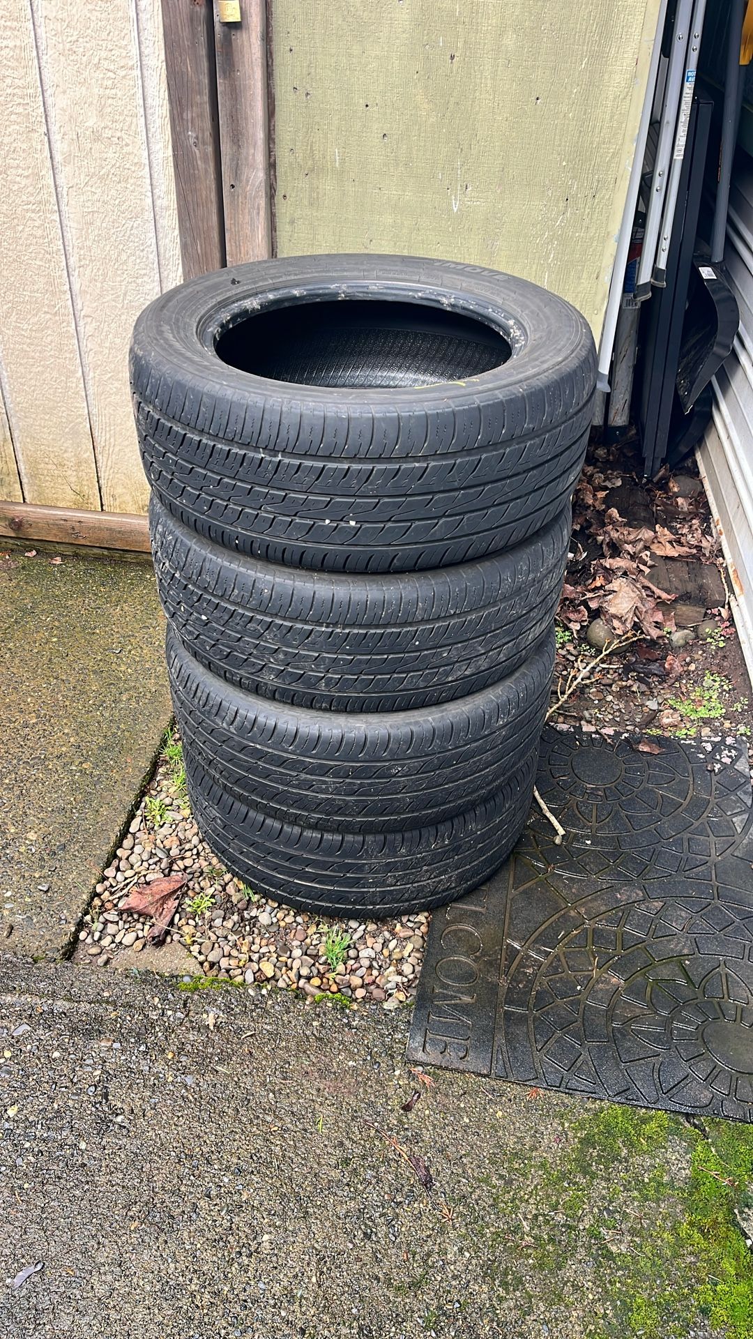 Set Of Four Tires 235/55r17