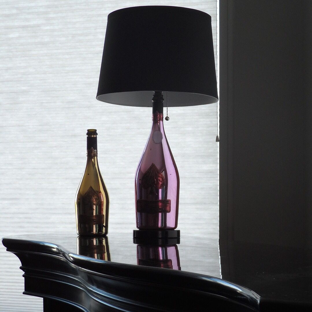 Pink Ace of spades table lamp magnum size